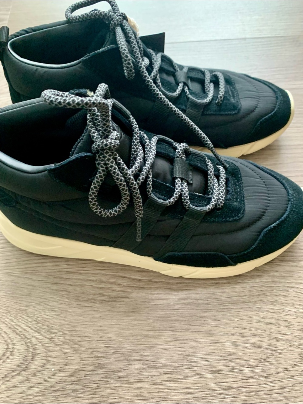 NWOT Gola Black Water-Resistant  Lunar Sneakers